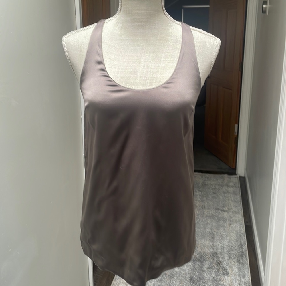 Bronchu Walker razor back silk tank